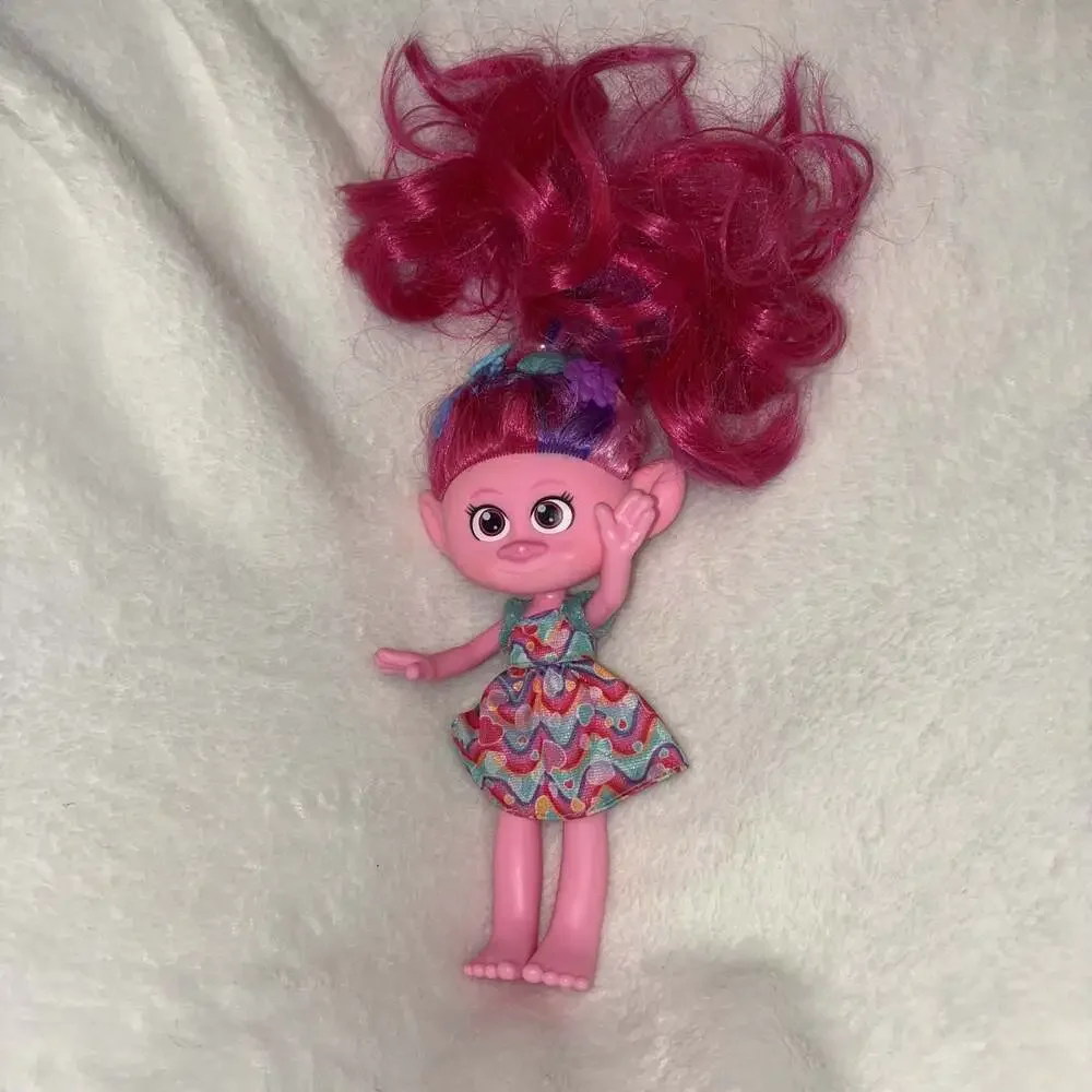 DreamWorks Trolls Band‎ Together Hairsational Reveals Queen Poppy Fashion Doll